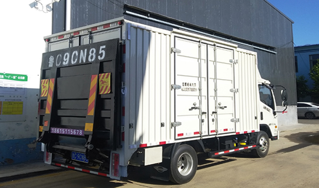 頂梁柱汽車(chē)升降尾闆優點分(fèn)析