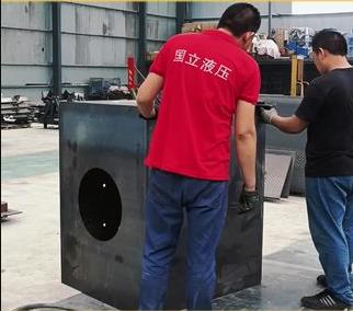 大(dà)型液壓站 國立液(ye)壓，為機械企業提(ti)供動