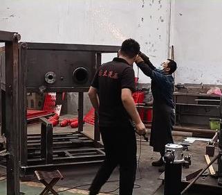 國立液壓，不斷提(ti)高技術，打造新産(chan)品。