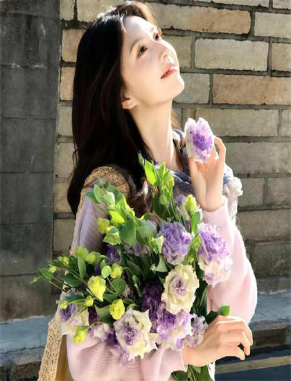 表演艺术解析：《节日祝福》的的创作历程与幕后花絮 理解表演与导演的配合